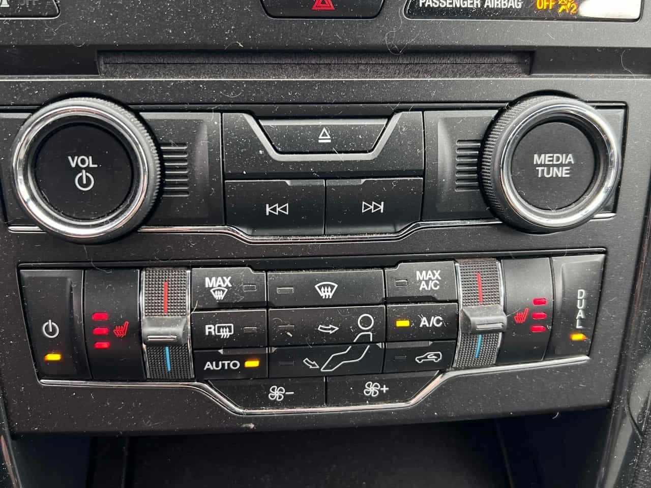 Ford Explorer * XLT * АВТОКРЕДИТ * ОТ ПРЕДСТАВИТЕЛСТВО , снимка 9 - Автомобили и джипове - 54859736