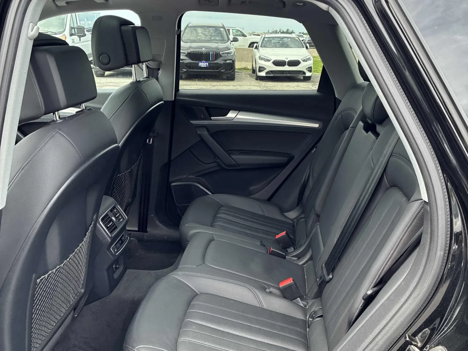 Audi Q5 Technik * Keyless * CARFAX * АВТО КРЕДИТ * , снимка 11 - Автомобили и джипове - 55064768