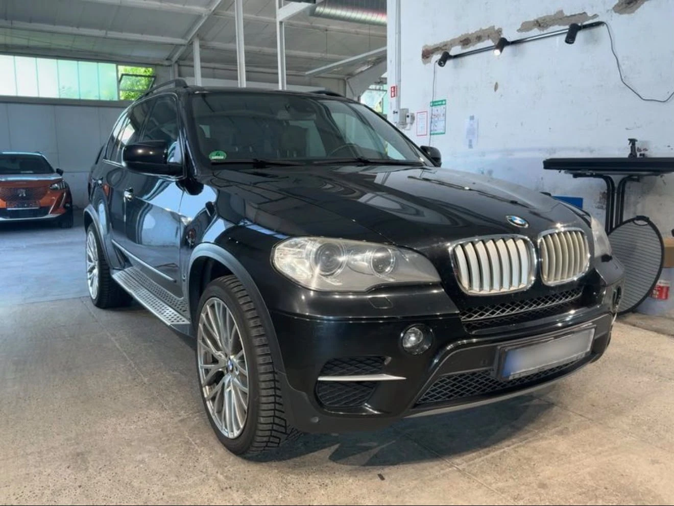 BMW X5 4.0D-sport paket Лизинг през Уникредит по187 евро, снимка 3 - Автомобили и джипове - 55144415