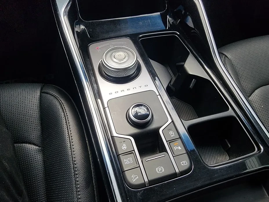 Kia Sorento ДИСТРОНИК * ПОДГРЕВИ * ОБДУХВАНЕ * 360 КАМЕРИ * , снимка 9 - Автомобили и джипове - 56502932