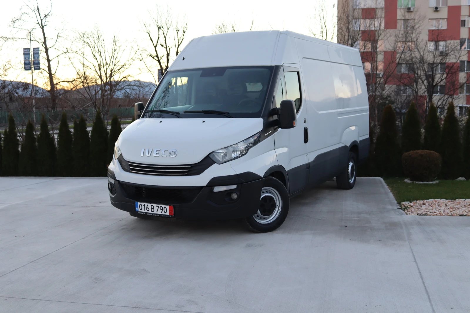 Iveco Daily 35S14* HI-MATIC* Климатроник* , снимка 1