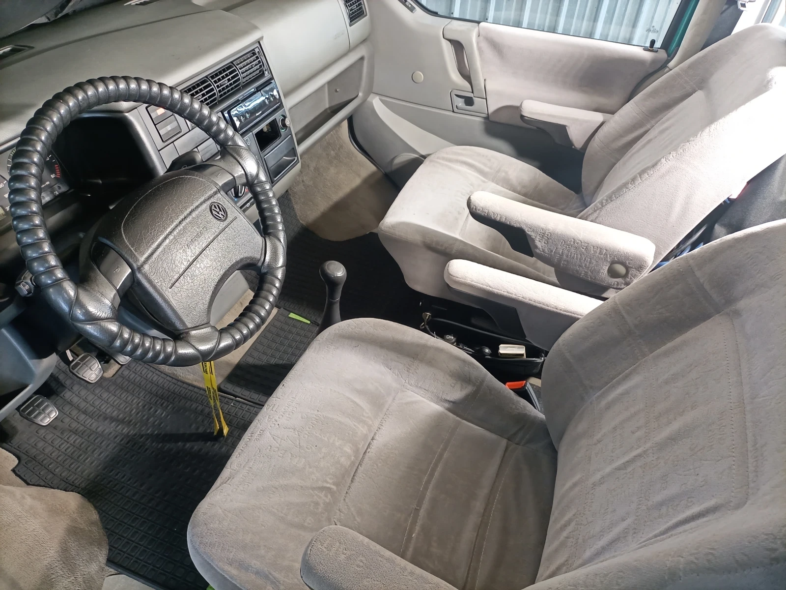 VW Multivan, снимка 13 - Бусове и автобуси - 55893074