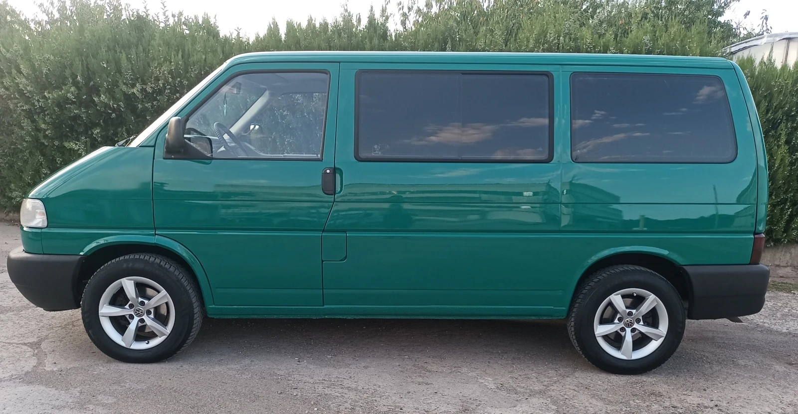 VW Multivan, снимка 4 - Бусове и автобуси - 55893074