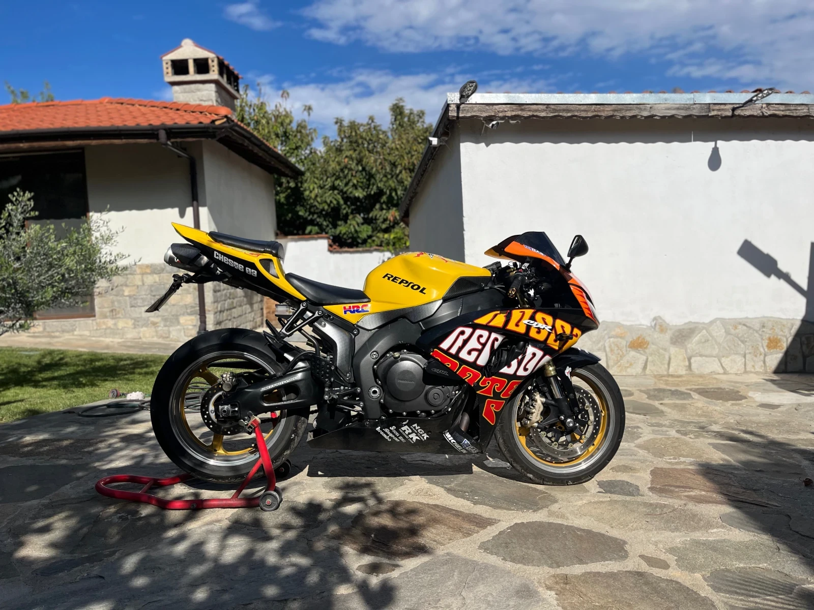Honda Cbr 1000RR ROSSI Edition - изображение 2