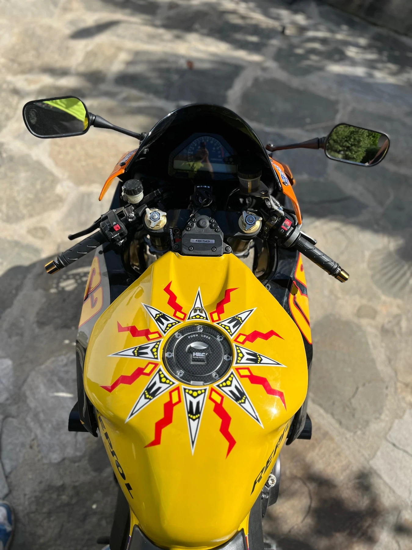 Honda Cbr 1000RR ROSSI Edition - изображение 9