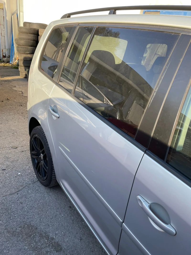 VW Touran 2.0 Метан, снимка 3 - Автомобили и джипове - 47432559