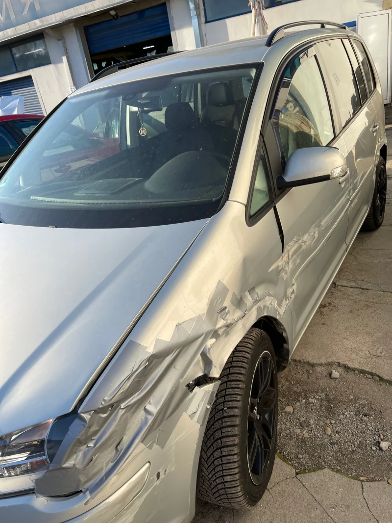 VW Touran 2.0 Метан, снимка 8 - Автомобили и джипове - 47432559