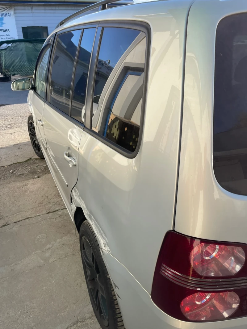 VW Touran 2.0 Метан, снимка 6 - Автомобили и джипове - 47432559