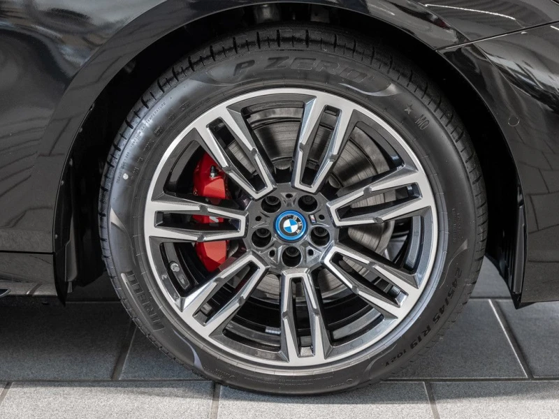 BMW 530 e xDrive Touring = NEW= M-Sport Pro Гаранция, снимка 4 - Автомобили и джипове - 47580451