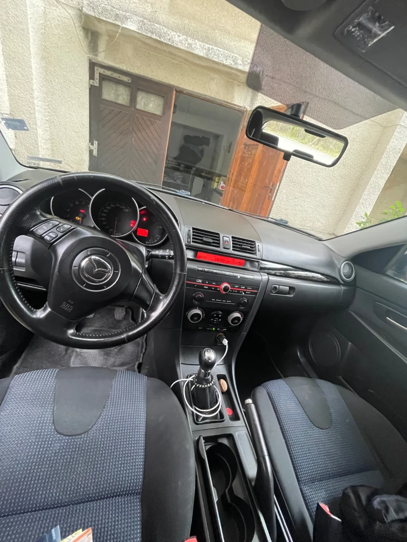 Mazda 3, снимка 8 - Автомобили и джипове - 47605279