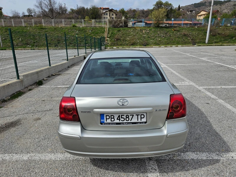 Toyota Avensis 1.8 I, снимка 8 - Автомобили и джипове - 49228061