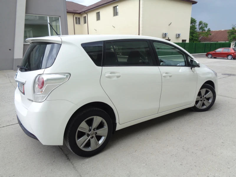 Toyota Verso 1.6D-4D-NAVI-PANORAMA-KOJA-KAMERA, снимка 4 - Автомобили и джипове - 50487182