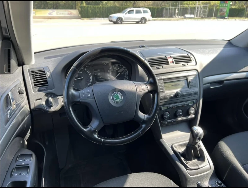 Skoda Octavia 1.8 T, снимка 5 - Автомобили и джипове - 51719237