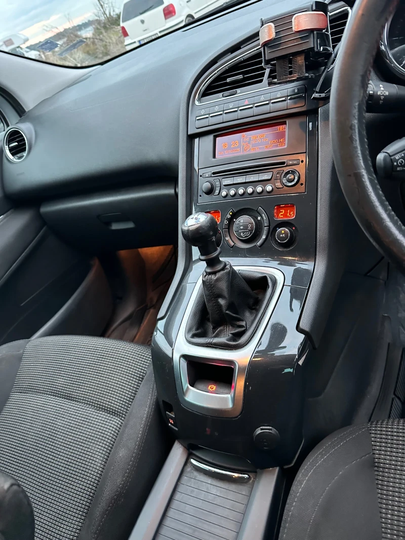 Peugeot 5008 Allure, снимка 9 - Автомобили и джипове - 52542907