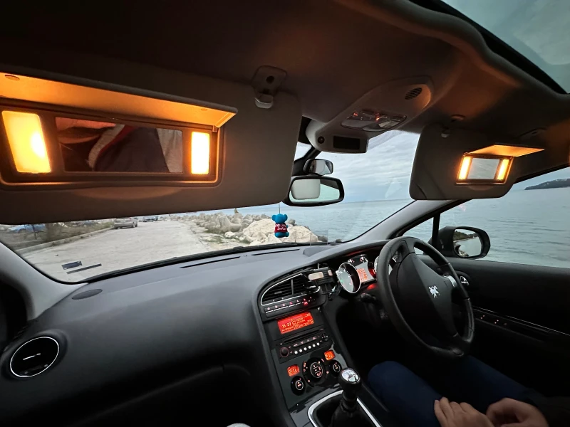 Peugeot 5008 Allure, снимка 17 - Автомобили и джипове - 52542907