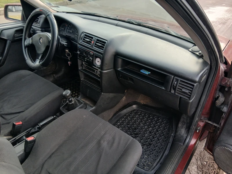 Opel Vectra 1.6гаражен, снимка 7 - Автомобили и джипове - 53222479