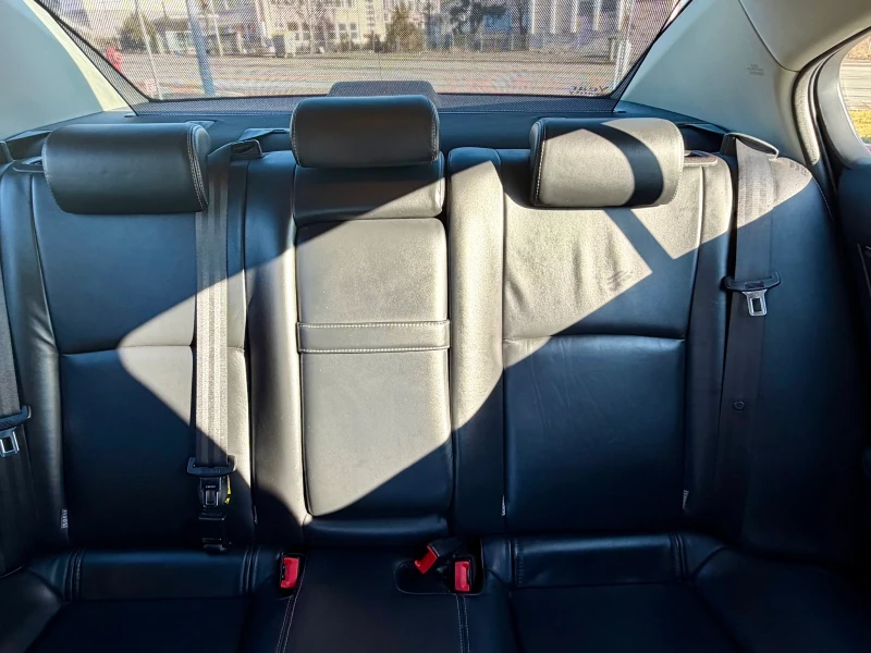 Toyota Avensis 2.0D4D NAVI KAMERA, снимка 10 - Автомобили и джипове - 53256528