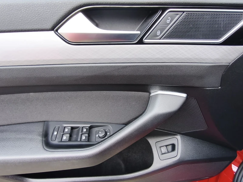 VW Passat 2.0 TDI KLIMA NAVI  EURO 6 , снимка 16 - Автомобили и джипове - 53449539