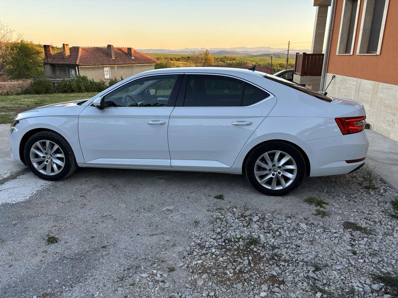 Skoda Superb 2.0TDI - изображение 6