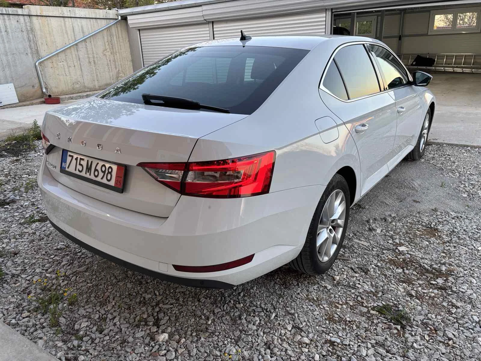 Skoda Superb 2.0TDI - изображение 4