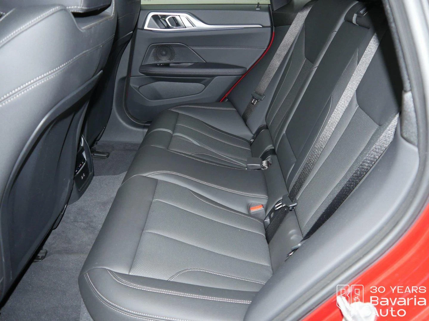 BMW i4 40 xDrive M Sport Paket - изображение 8