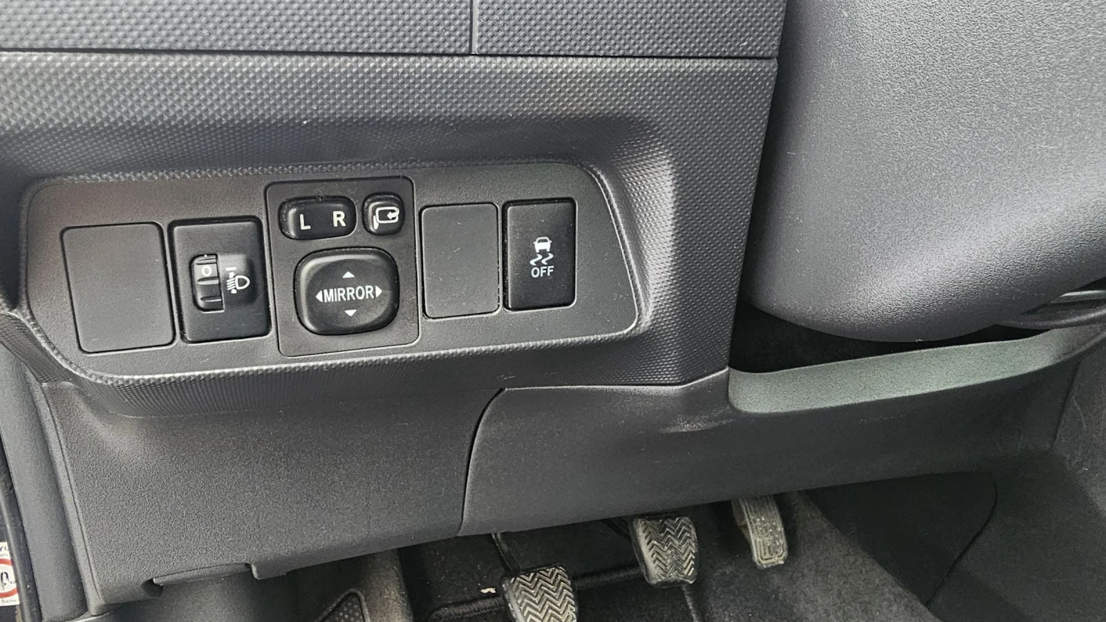Toyota Auris 1.6 FACELIFT 132k.c. 6 �������� | Mobile.bg � ����������� 15