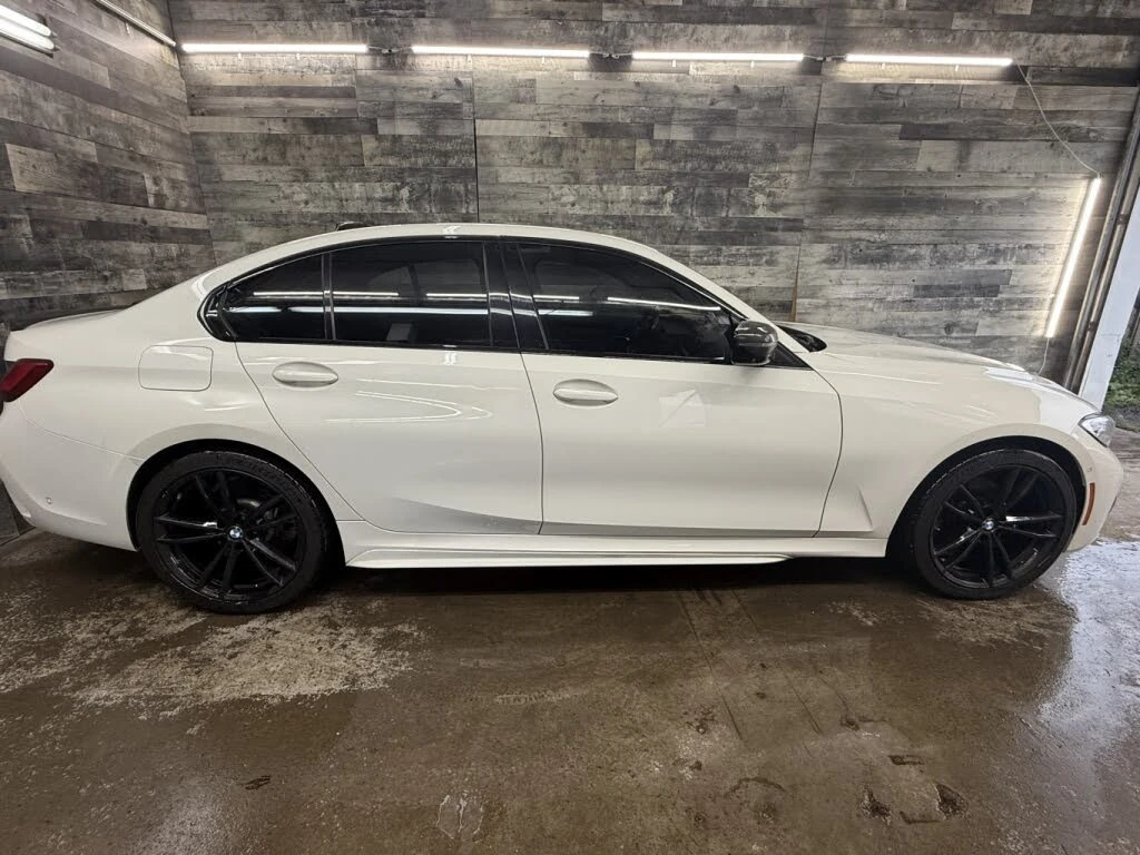 BMW 330 i xDrive* M-Sport* HARMAN KARDON* DISTRONIC* 360* , снимка 2 - Автомобили и джипове - 54629066