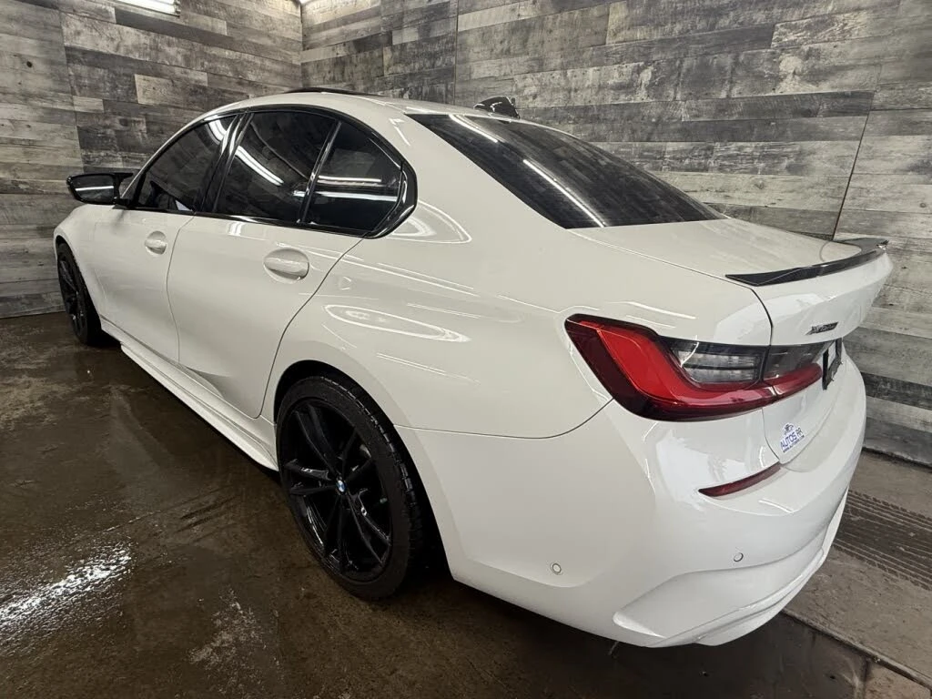 BMW 330 i xDrive* M-Sport* HARMAN KARDON* DISTRONIC* 360* , снимка 4 - Автомобили и джипове - 54629066