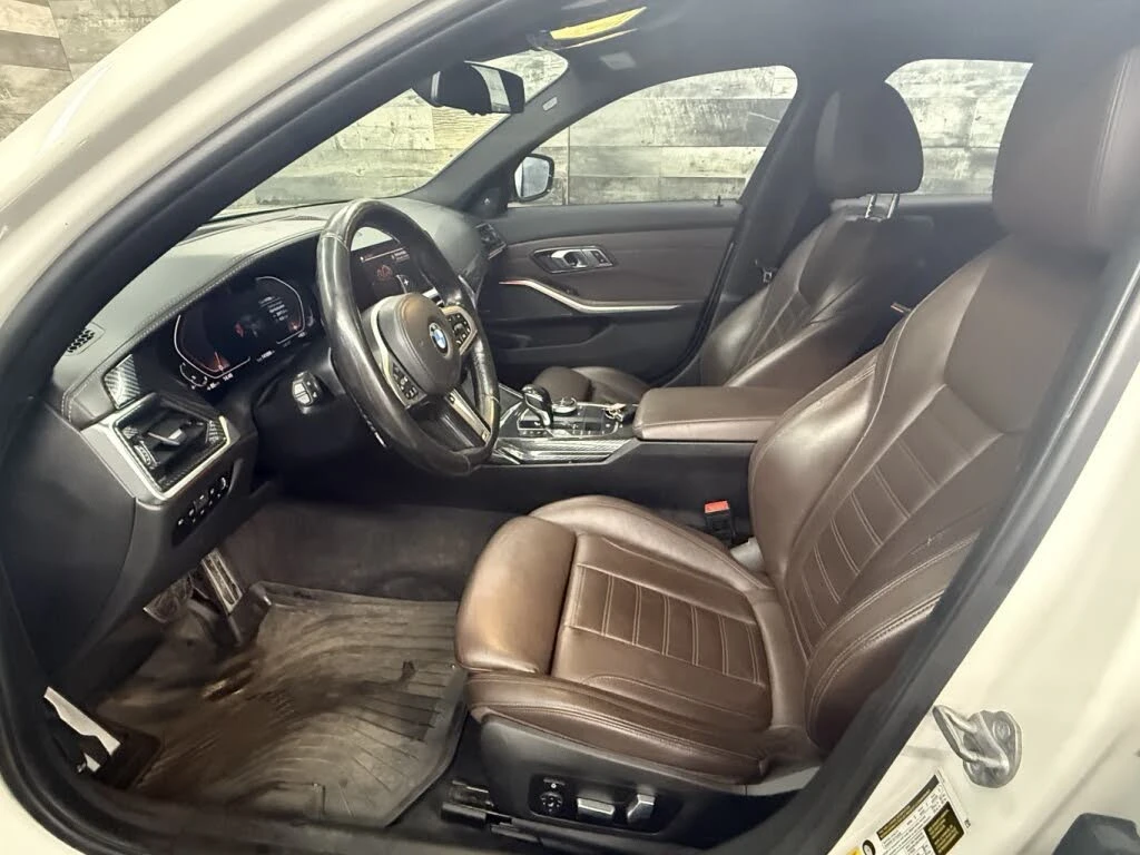 BMW 330 i xDrive* M-Sport* HARMAN KARDON* DISTRONIC* 360* , снимка 7 - Автомобили и джипове - 54629066