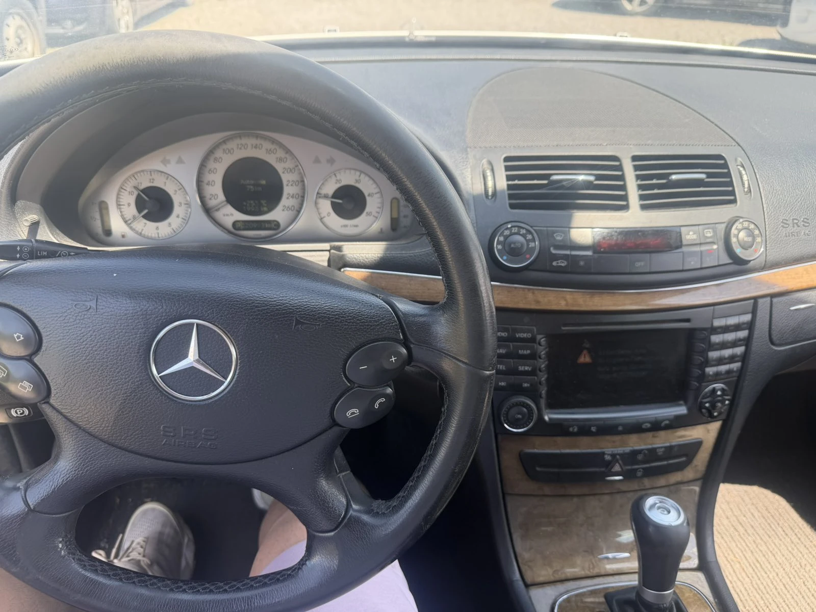 Mercedes-Benz E 220 2, 2 disel, снимка 10 - Автомобили и джипове - 54668328
