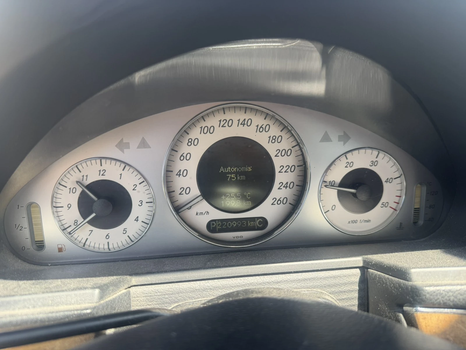 Mercedes-Benz E 220 2, 2 disel, снимка 9 - Автомобили и джипове - 54668328
