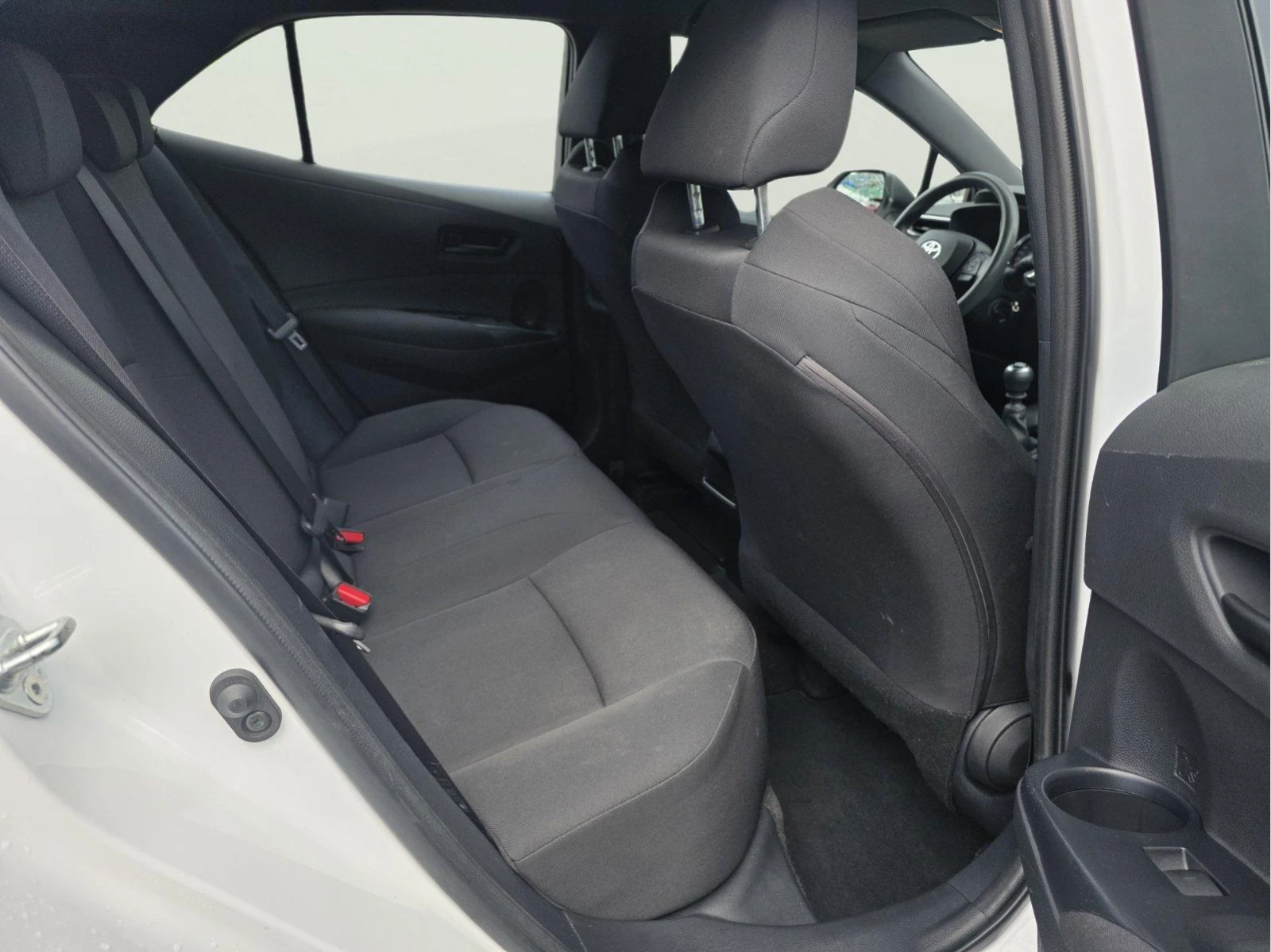 Toyota Corolla 1.2, снимка 10 - Автомобили и джипове - 54756032