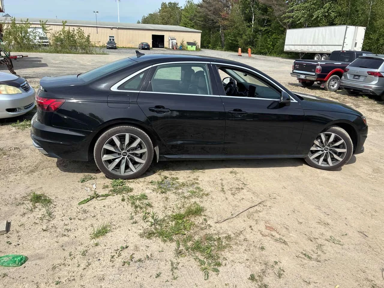 Audi A4 * Komfort * CARFAX * БЕЗ ПЪРВОНАЧАЛНА ВНОСКА, снимка 3 - Автомобили и джипове - 54788143