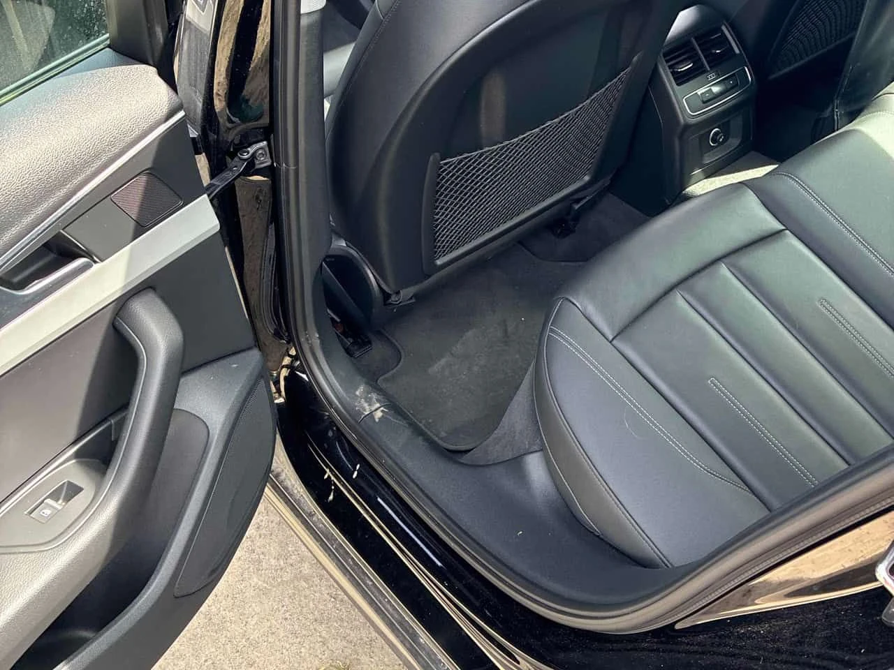 Audi A4 * Komfort * CARFAX * БЕЗ ПЪРВОНАЧАЛНА ВНОСКА, снимка 13 - Автомобили и джипове - 54788143
