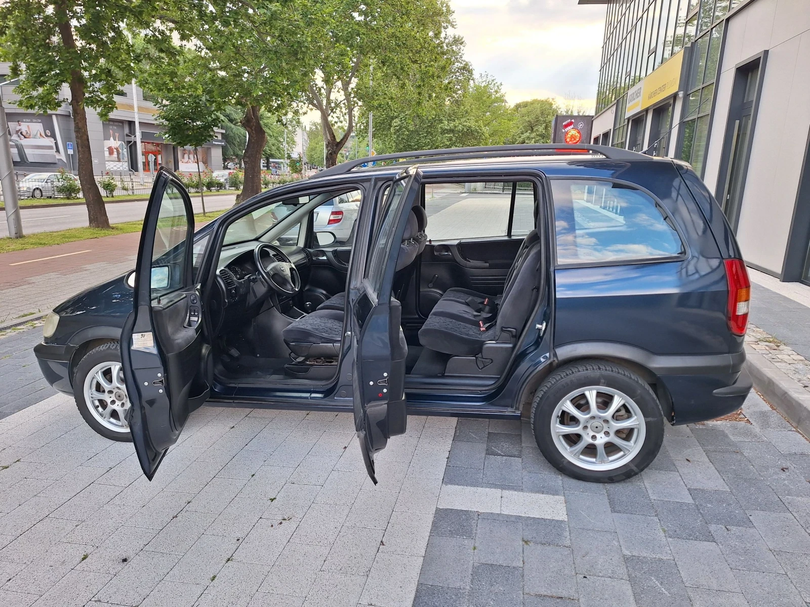 Opel Zafira 2.0 tdi, снимка 7 - Автомобили и джипове - 54810605