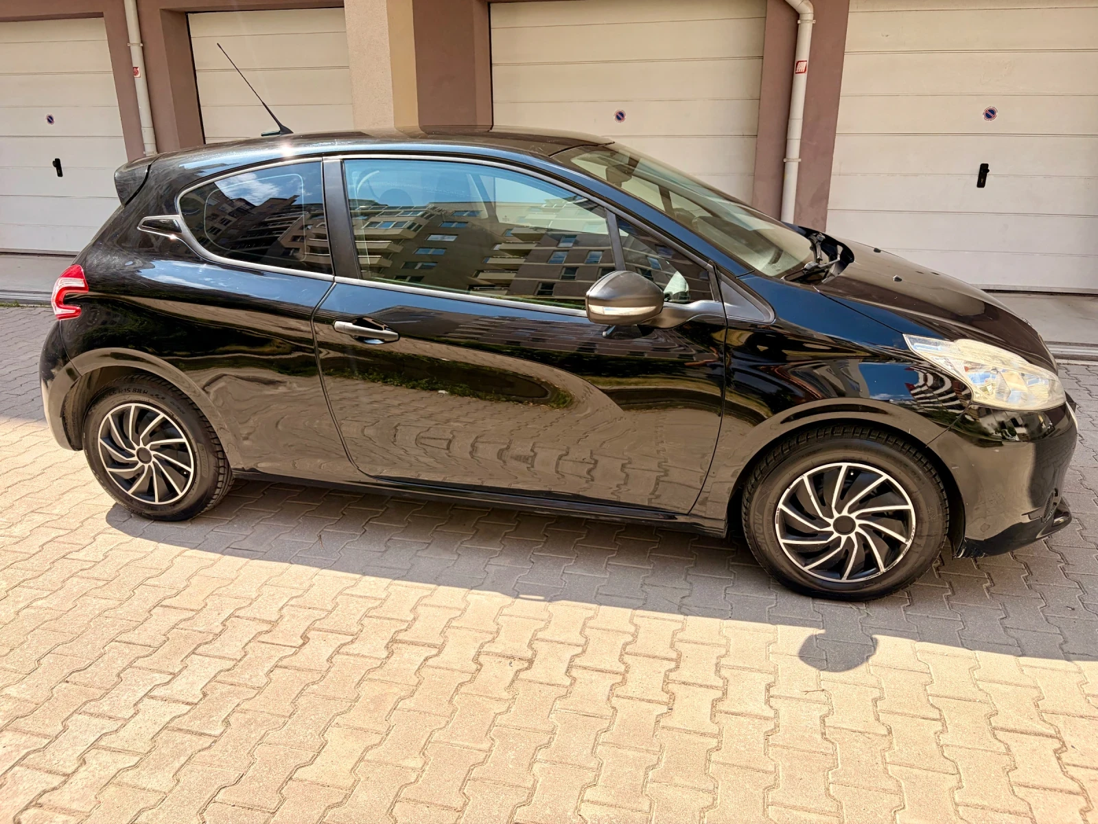 Peugeot 208 1.0 VTi, снимка 8 - Автомобили и джипове - 55332625