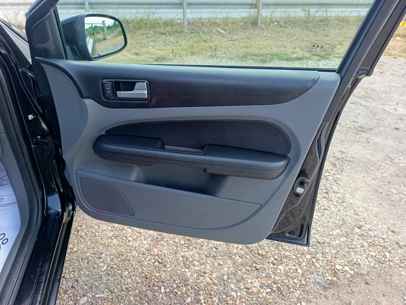 Ford Focus 2.0i-16v БЕНЗИН, снимка 14 - Автомобили и джипове - 55333917