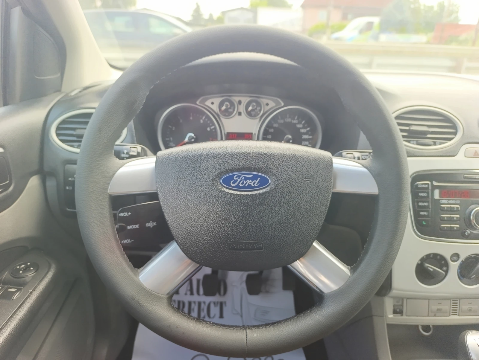 Ford Focus 2.0i-16v БЕНЗИН, снимка 10 - Автомобили и джипове - 55333917