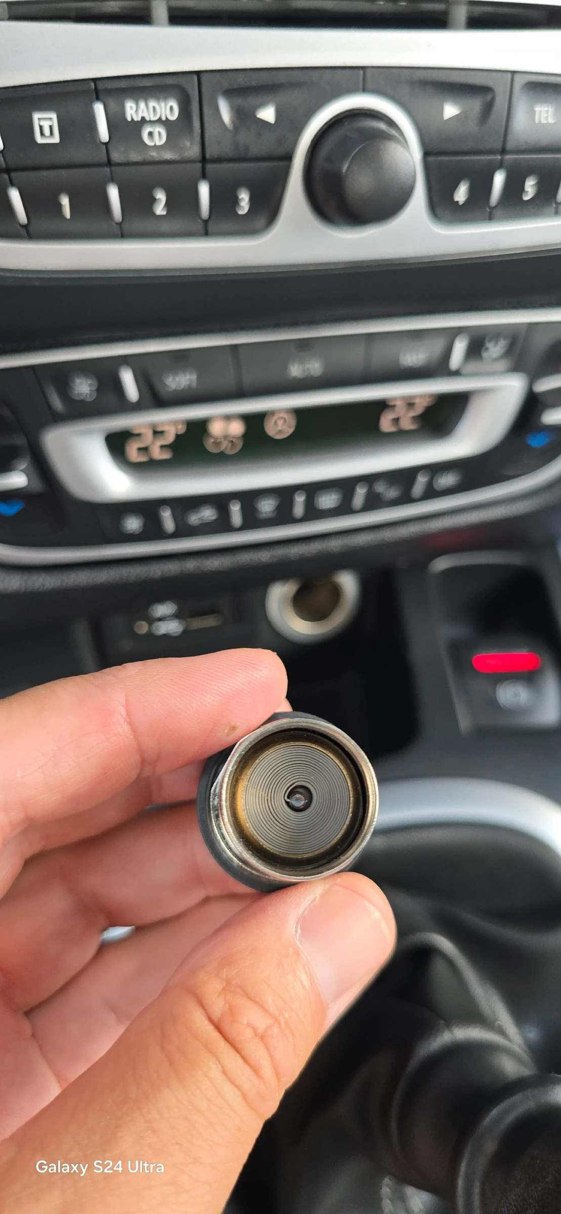 Renault Scenic 1.5 DCI NAVI/CAMERA/CRUIZE CONTROL/ЩОРИ/КОЖА-ПЛАТ, снимка 12 - Автомобили и джипове - 55807746