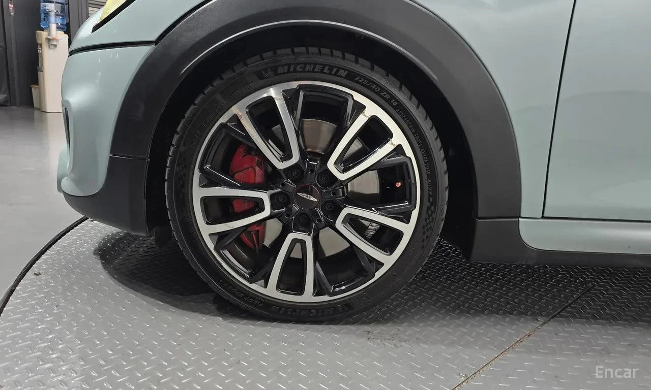 Mini Cooper  JCW Delaney Edition/КОЖА/ПОДГРЕВ/ХЕДЪП/, снимка 5 - Автомобили и джипове - 56099776