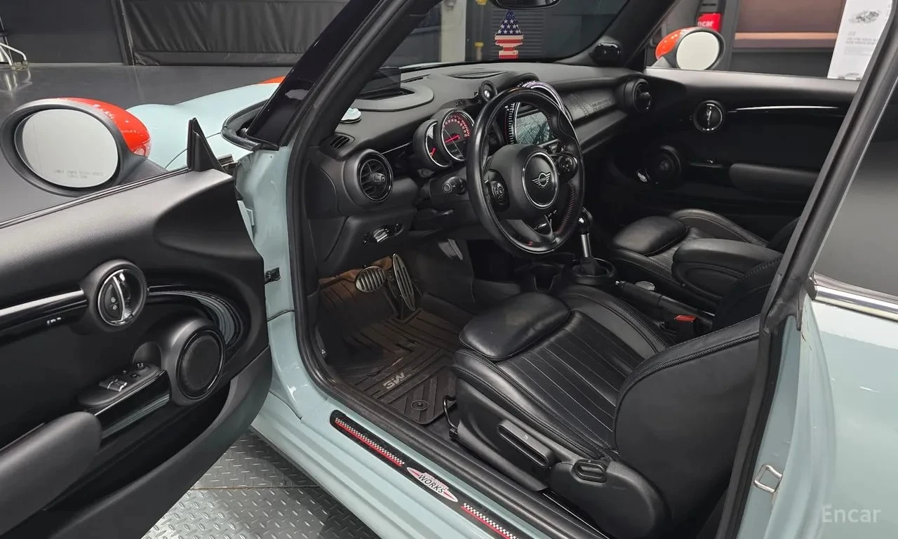 Mini Cooper  JCW Delaney Edition/КОЖА/ПОДГРЕВ/ХЕДЪП/, снимка 10 - Автомобили и джипове - 56099776