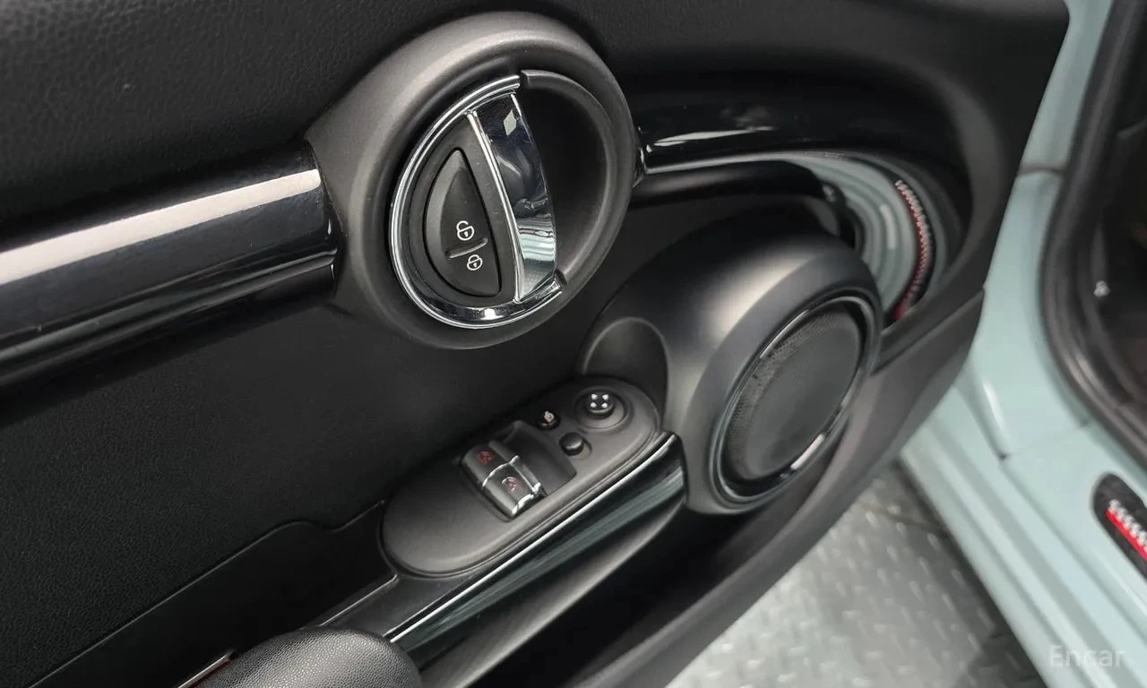 Mini Cooper  JCW Delaney Edition/КОЖА/ПОДГРЕВ/ХЕДЪП/, снимка 15 - Автомобили и джипове - 56099776