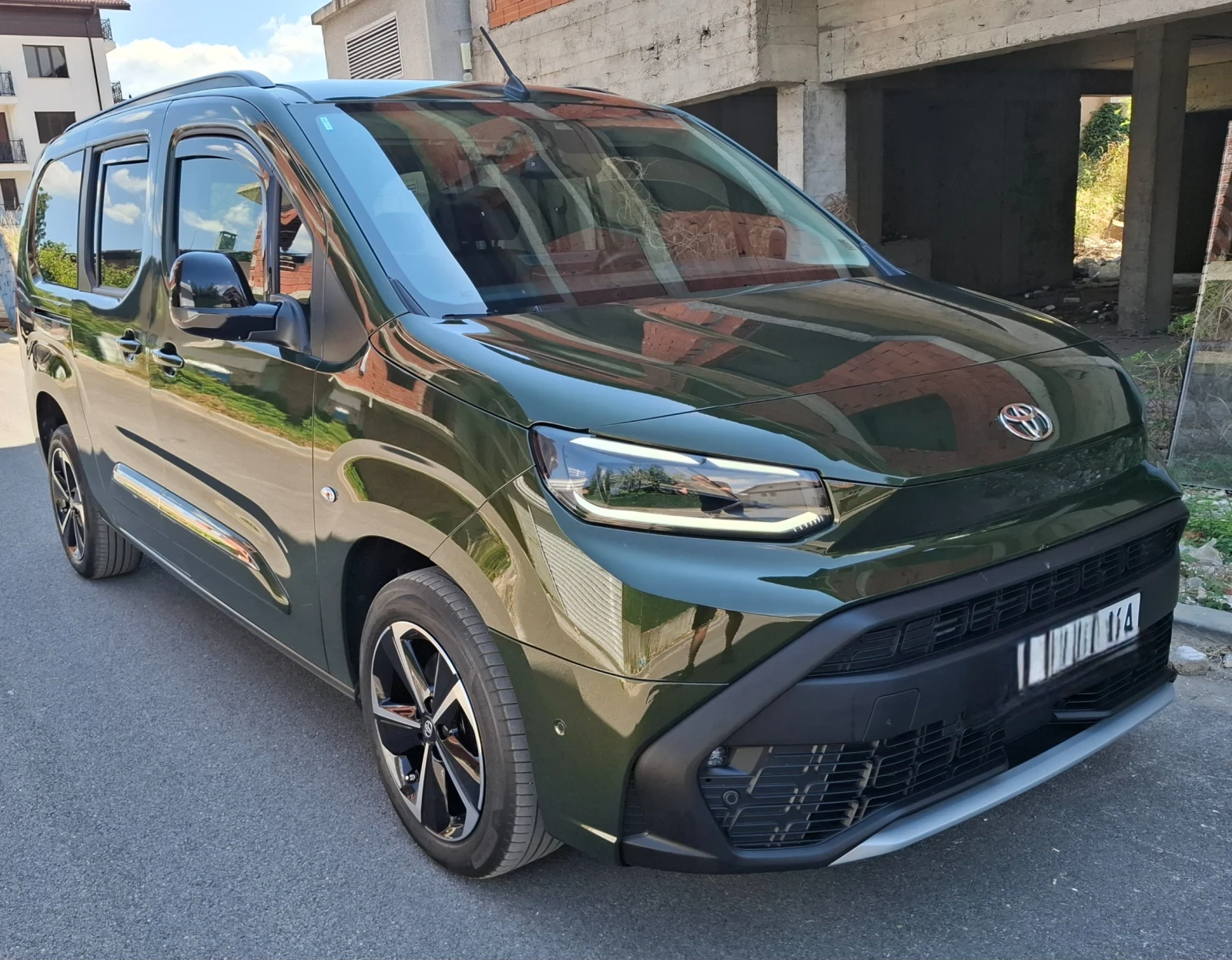 Toyota Proace City Verso 1.5  6+ 1 -Luxury, снимка 2 - Автомобили и джипове - 56115791