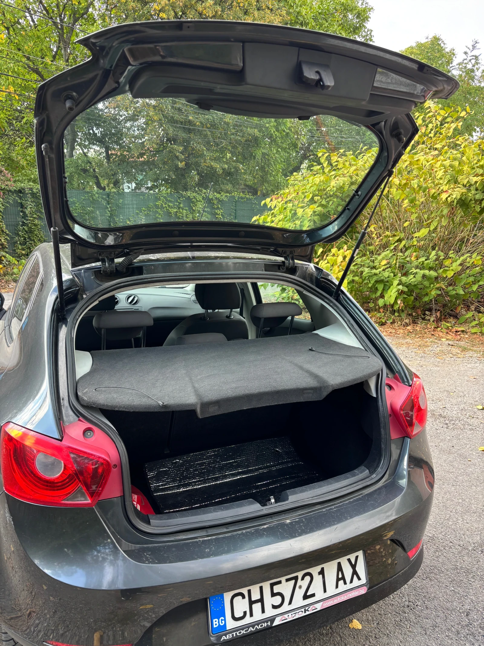 Seat Ibiza, снимка 2 - Автомобили и джипове - 56273622