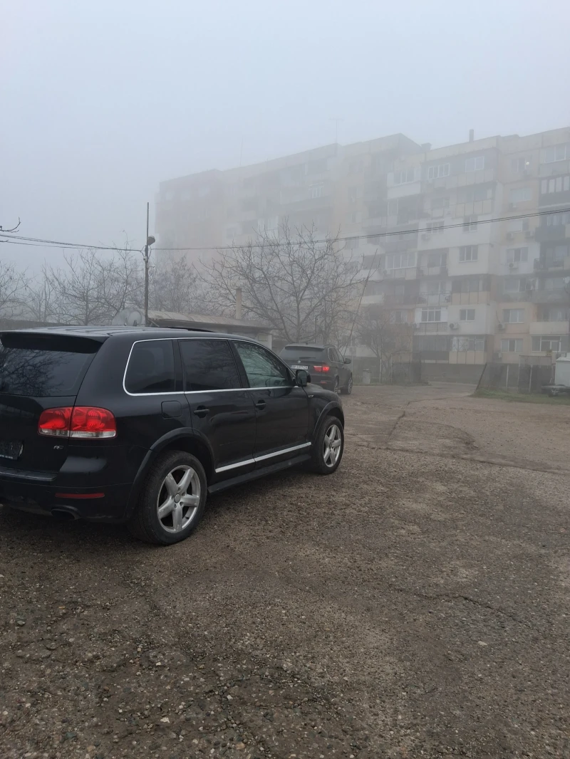 VW Touareg 3.0 TDI R-Line, снимка 2 - Автомобили и джипове - 52898022