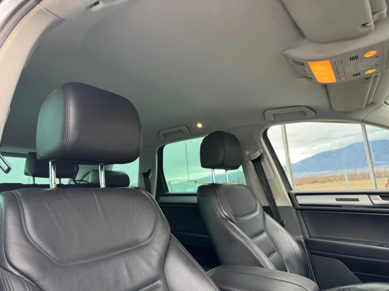 VW Touareg 3.0 TDi / LED / Navi , снимка 10 - Автомобили и джипове - 53418197