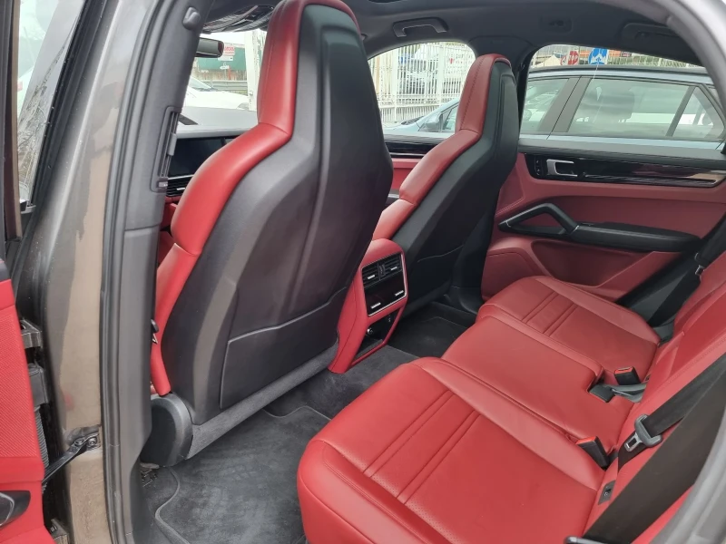 Porsche Cayenne  E-Hybrid, снимка 8 - Автомобили и джипове - 53504359