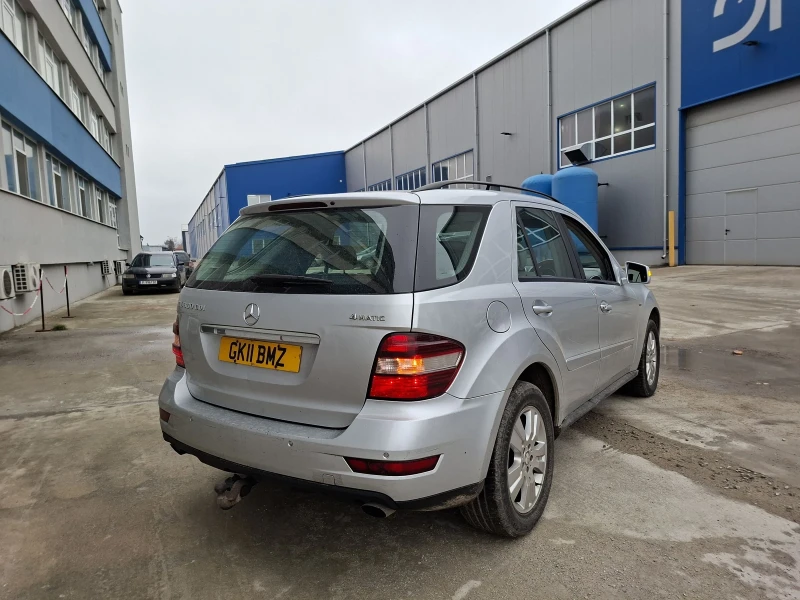 Mercedes-Benz ML 300 ДесенВолан, снимка 5 - Автомобили и джипове - 53564667
