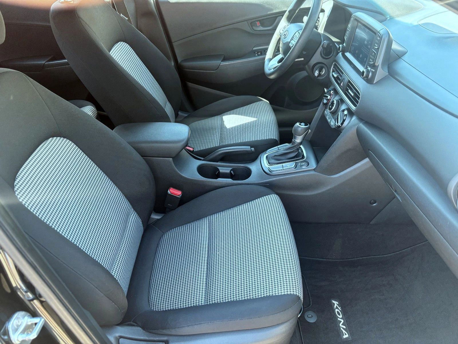 Hyundai Kona 2.0   44 | Mobile.bg   16