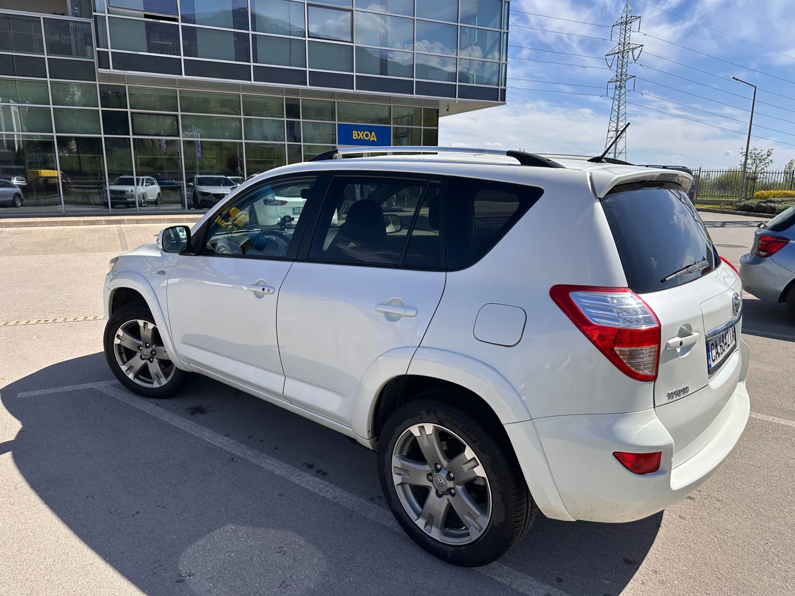 Toyota Rav4 2.2 D-4D - изображение 2